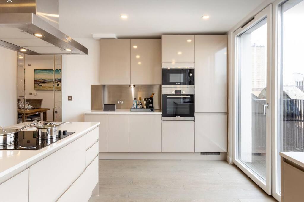 Premier 3 Bed Lux Apartment - Sleeps 8 London Exterior photo